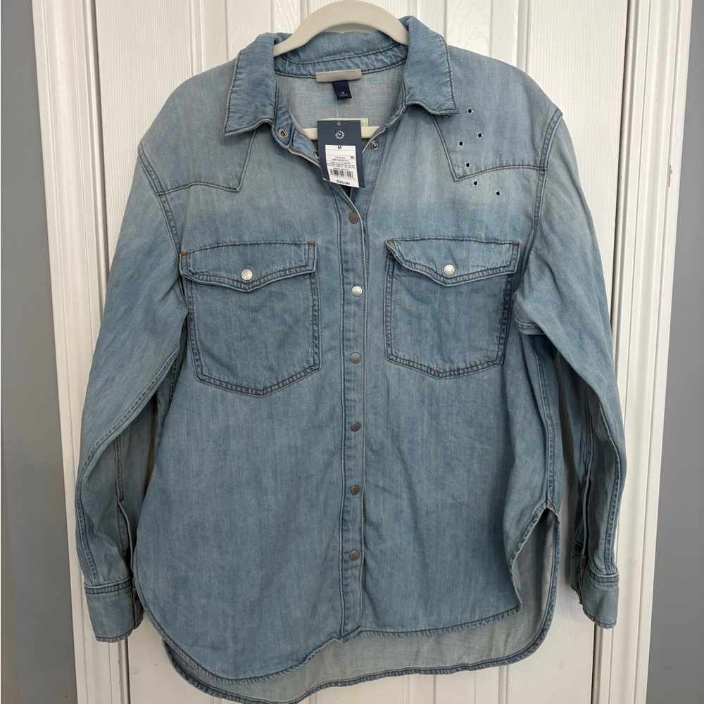 NWT Universal Thread Women's Embellished Star Denim Shacket M Light Wash Western